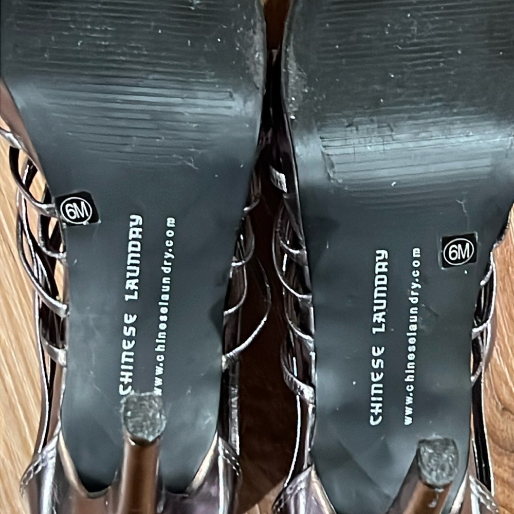 Chinese Laundry Womens Stilettos With Metallic Zipper (Size 6M) - Picture 11 of 12